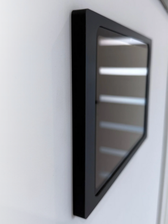 Ramka natynkowa do tabletu UNIFRAME czarny połysk