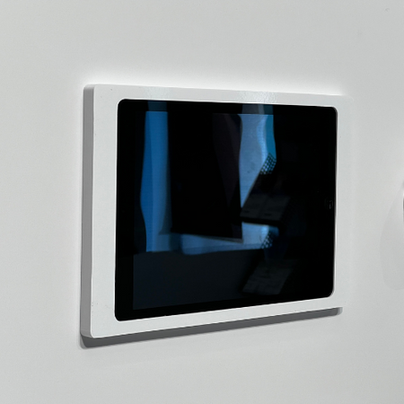 Ramka natynkowa do tabletu UNIFRAME biały mat