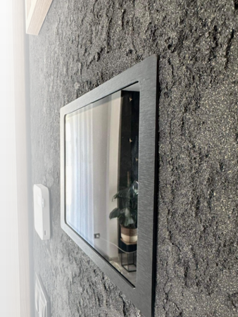 Ramka podtynkowa do tabletu UNIFRAME czarny połysk